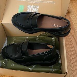 Wydr Studios dark green loafers, 9WW, NWT